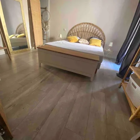 Appartement Climatise Avec Parking Prive Au Coeur De La Vieille Ville