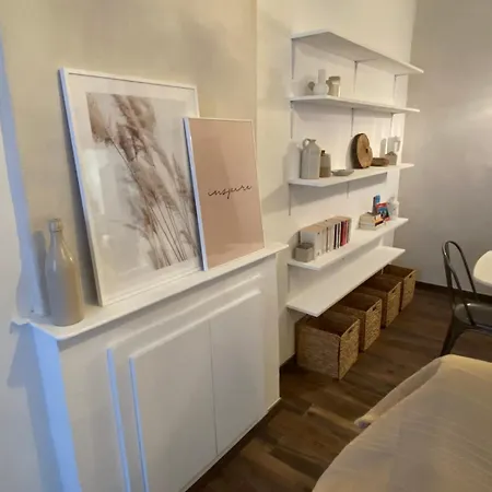 아파트 Appartement Climatise Avec Parking Prive Au Coeur De La Vieille Ville