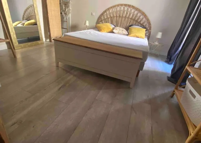 Appartement Climatise Avec Parking Prive Au Coeur De La Vieille Ville