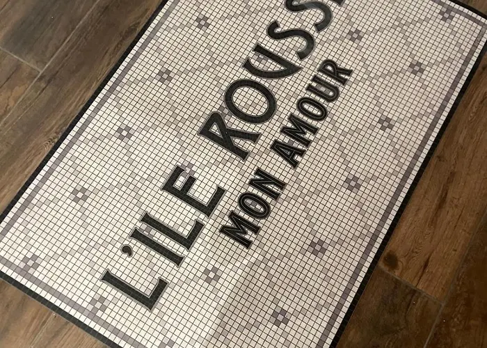 아파트 Appartement Climatise Avec Parking Prive Au Coeur De La Vieille Ville