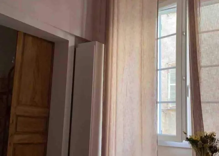 아파트 Appartement Climatise Avec Parking Prive Au Coeur De La Vieille Ville LʼÎle-Rousse