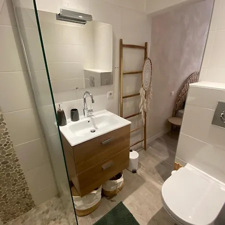 Appartement climatisé au cœur de la vieille ville Appartement