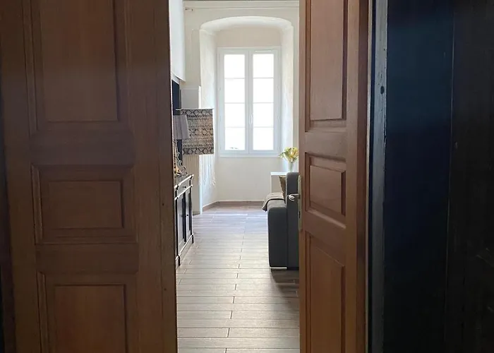 Appartement climatisé au cœur de la vieille ville * LʼÎle-Rousse